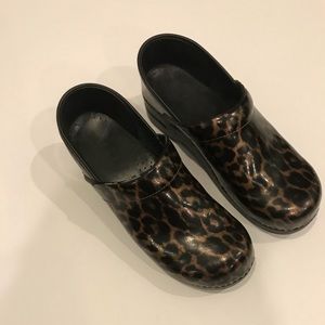 Dansko 42 leopard print